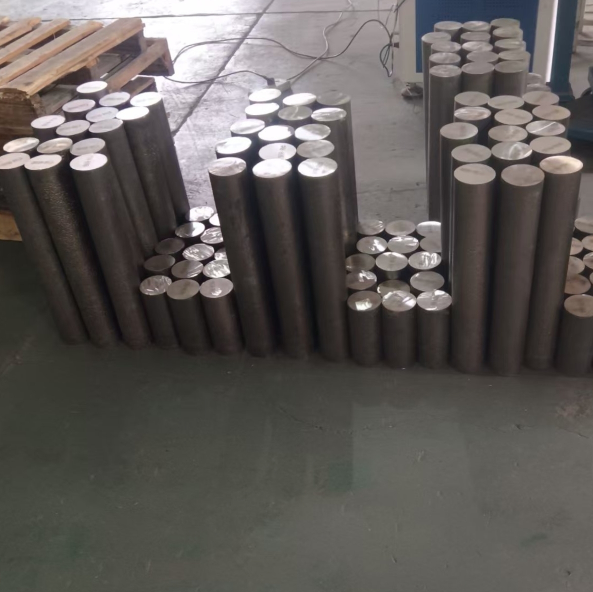 Nickel-based precipitation-hardening casting superalloy